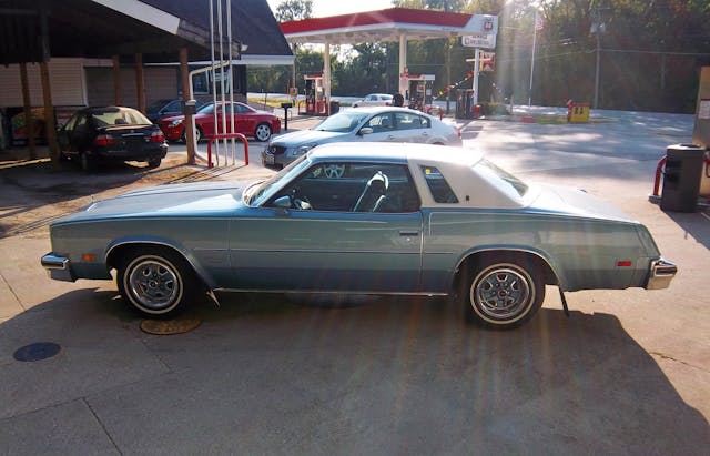 Oldsmobile-Cutlass-Supreme-Brougham-station