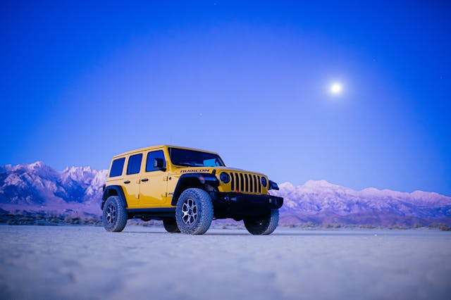 jeep wrangler rubicon front three-quarter