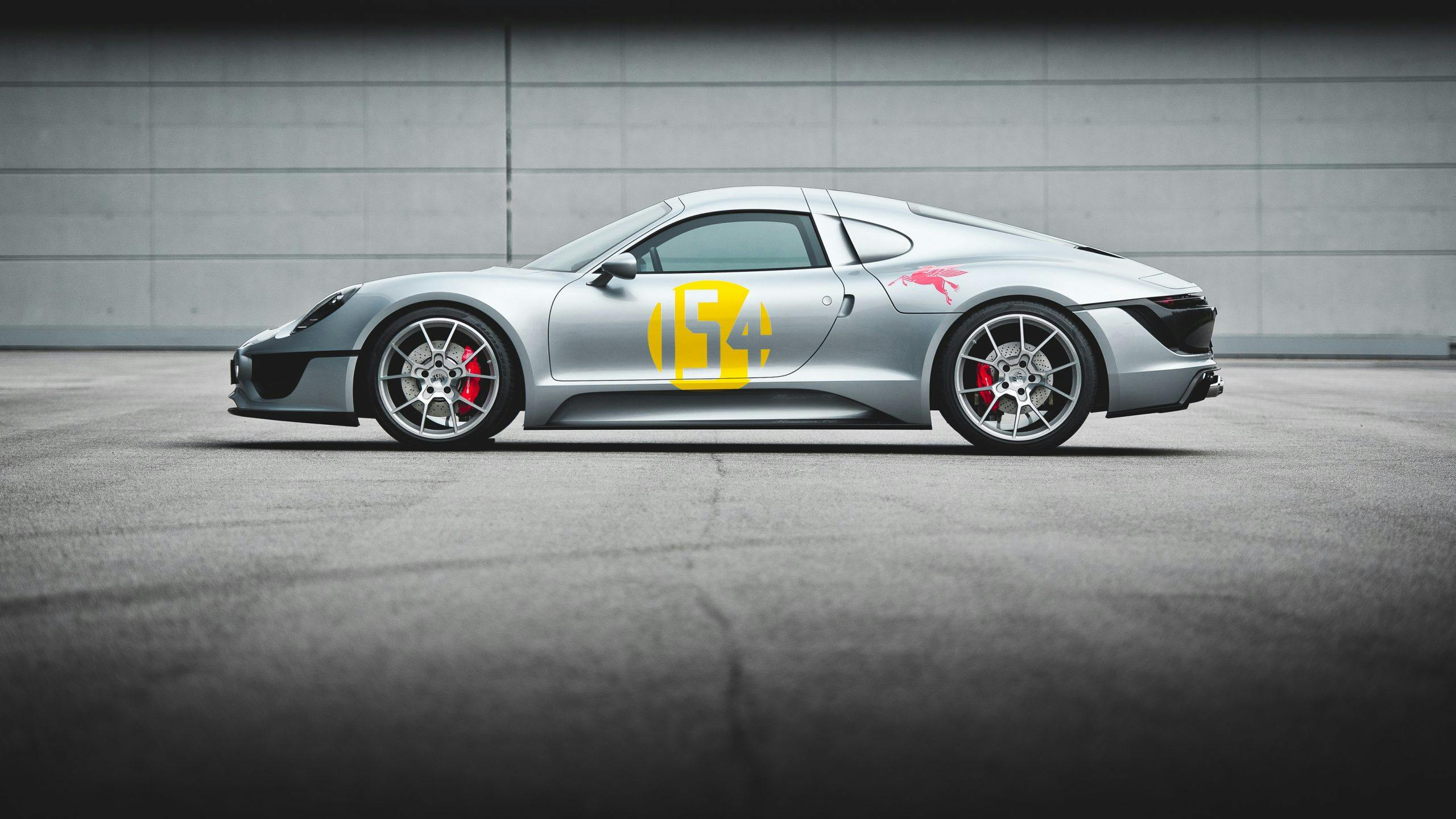 Porsche Le Mans Living Legend concept side