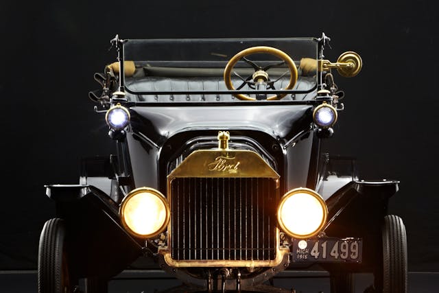 1915 Ford Model T Front