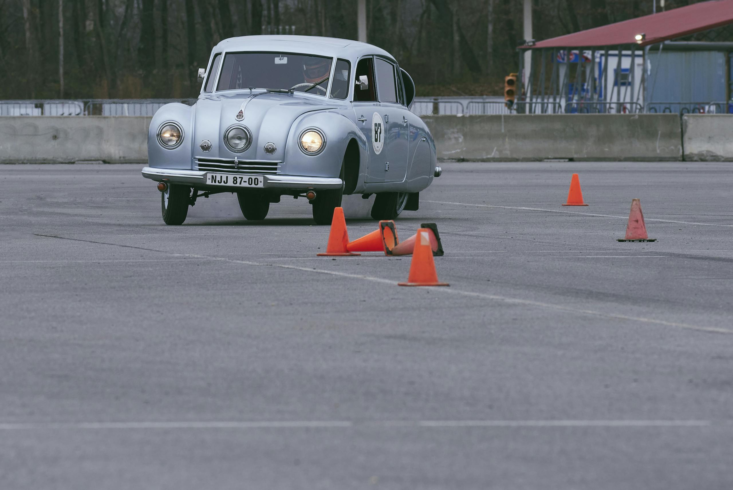 1947 Tatra T87 front three-quarter track action