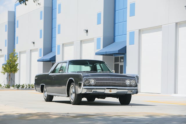 1962 Lincoln Continental front three-quarter