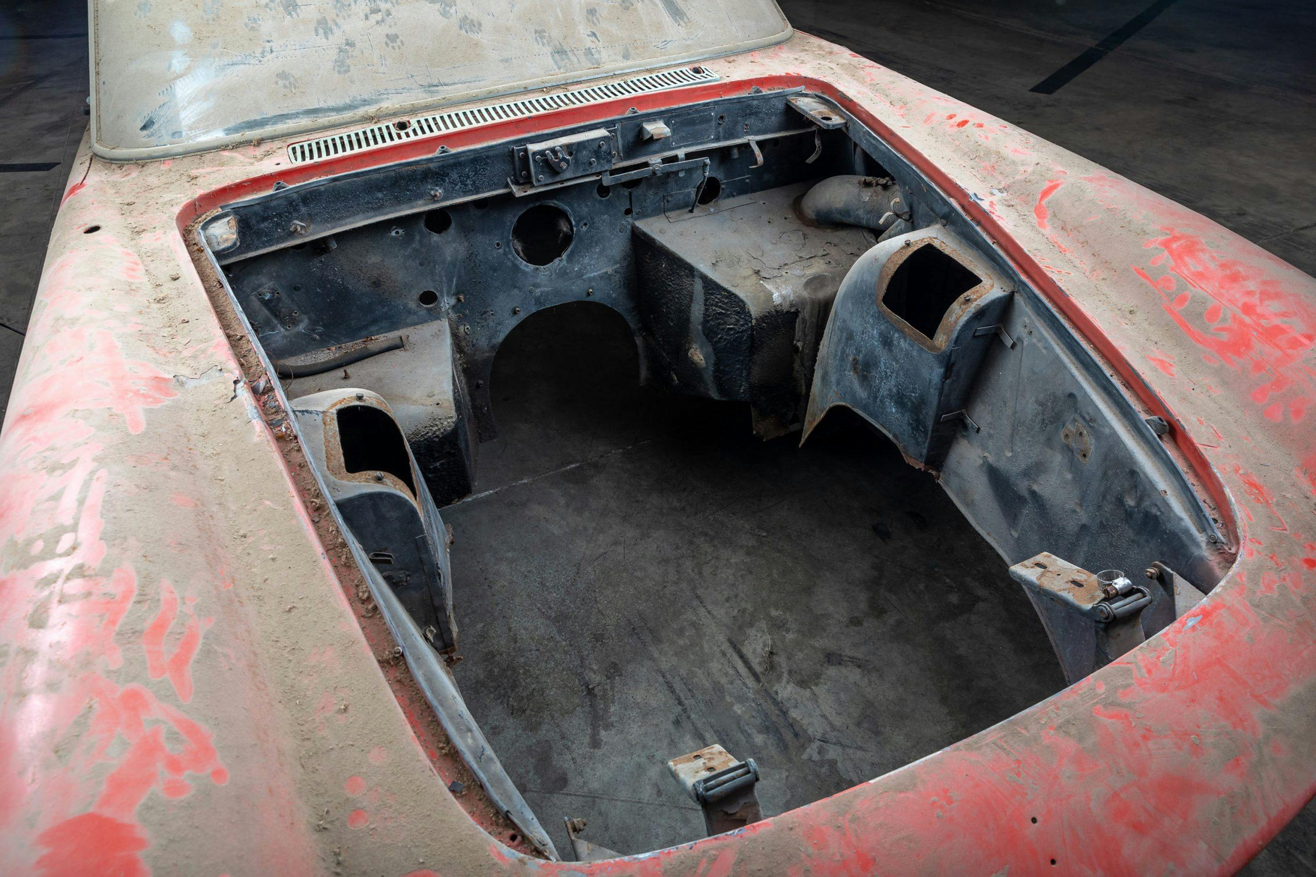 Ferrari 250 GTE Body engine bay