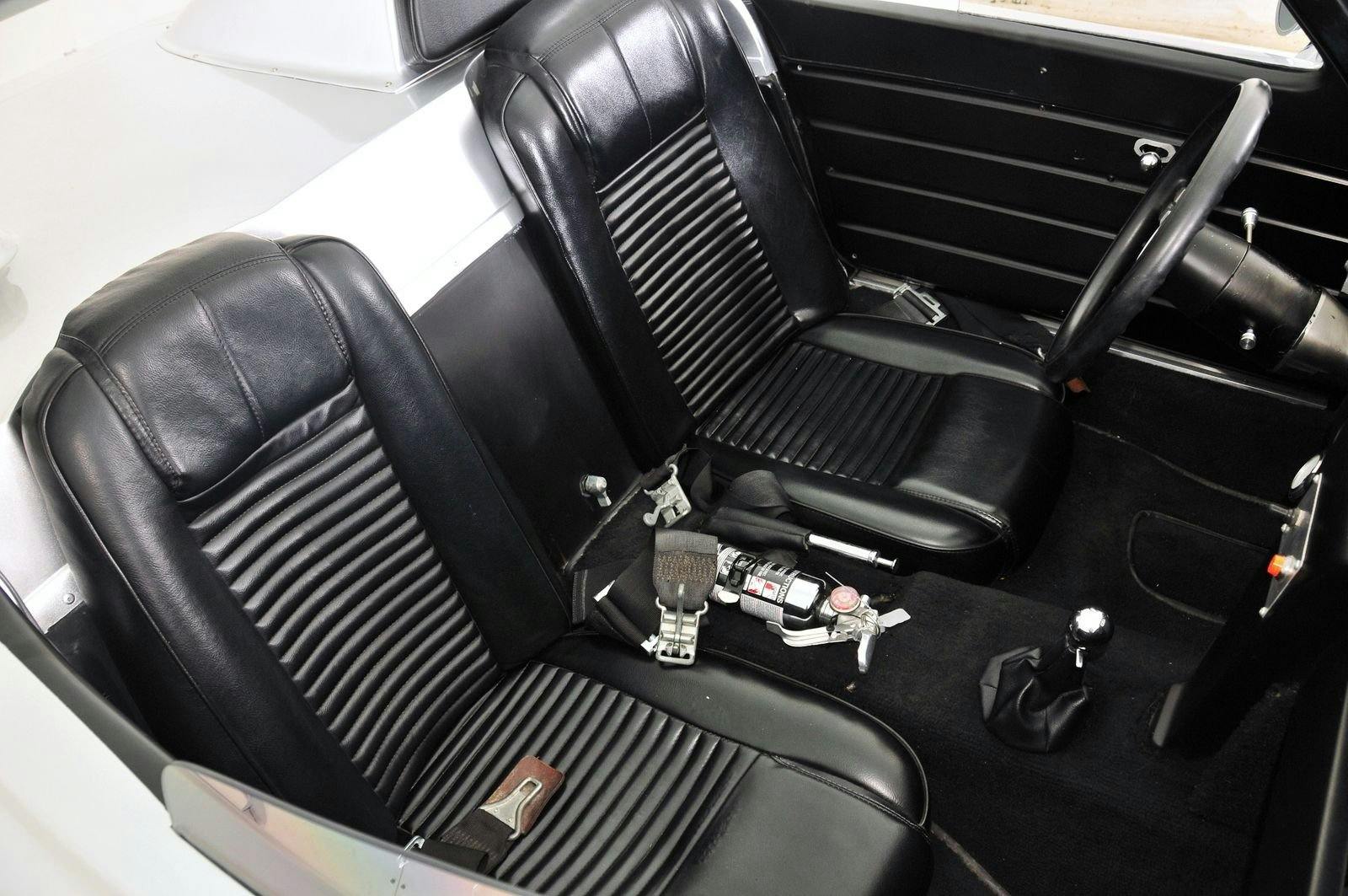 1963 Chevrolet Corvette Mongoose Motorsports Grand Sport Fast Five seats
