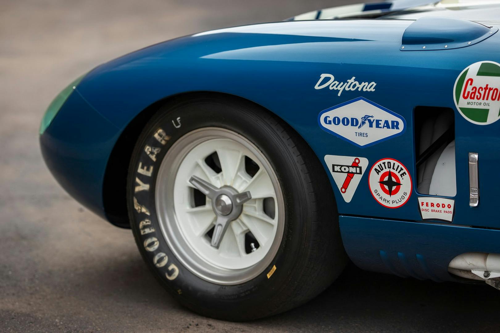 Shelby Cobra Daytona Coupe front wheel
