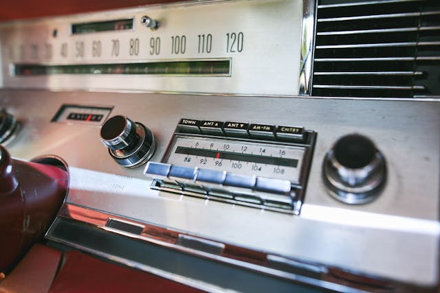 1967 Lincoln Continental interior radio detail