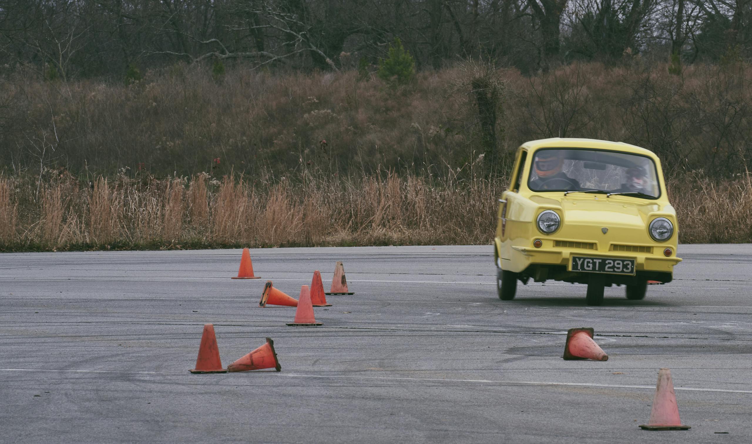 1971 Reliant Regal 330 front driving action