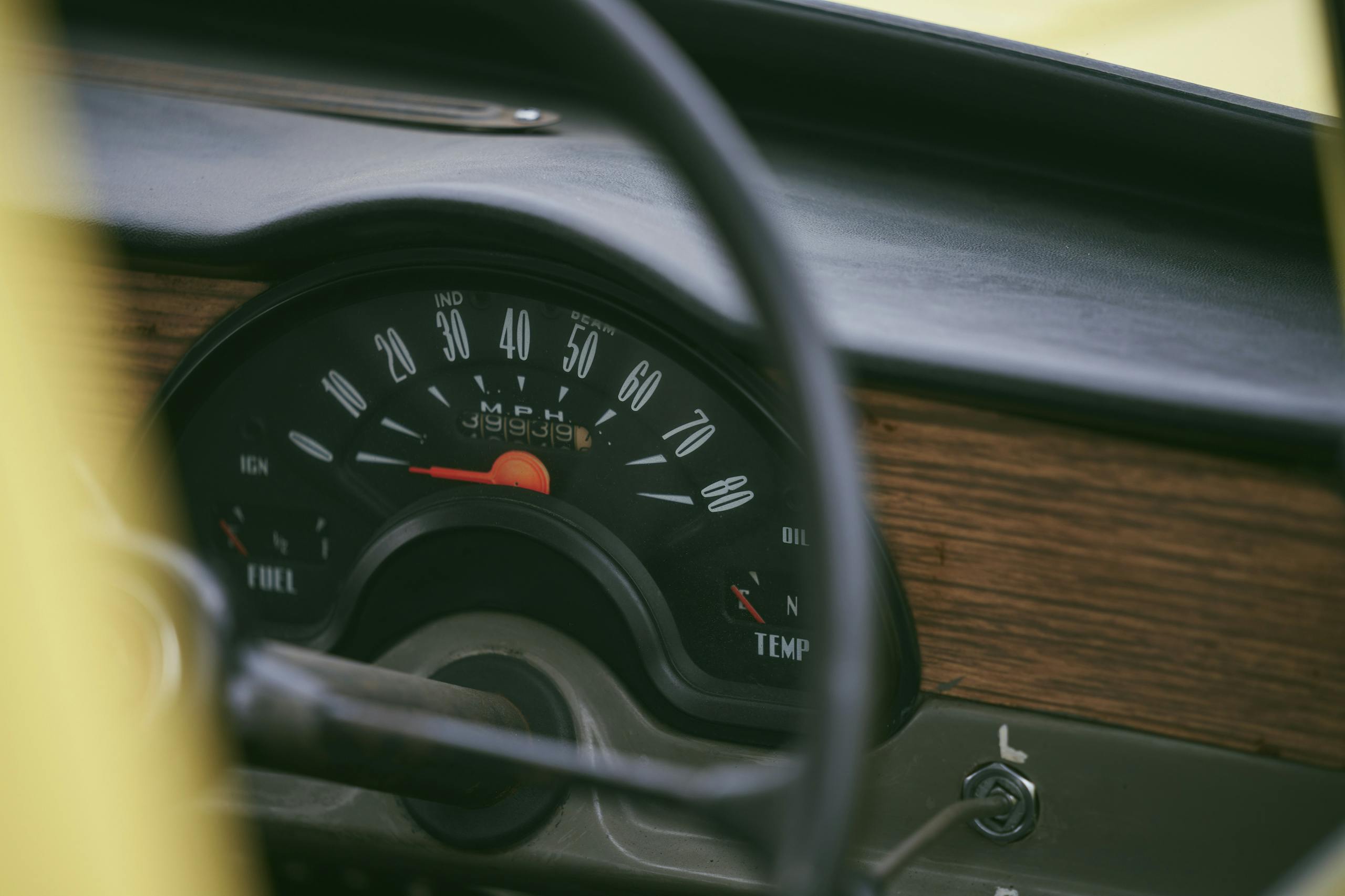 1971 Reliant Regal 330 interior speedo gauge detail