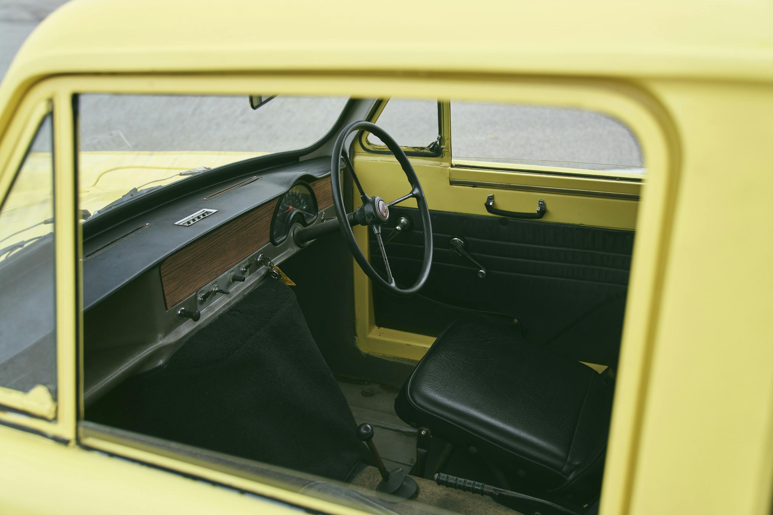 1971 Reliant Regal 330 interior