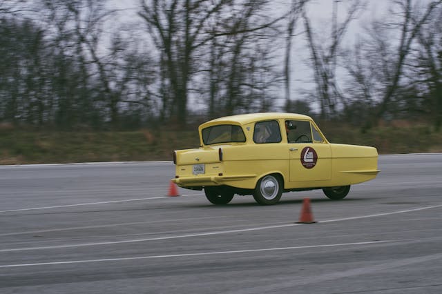 1971 Reliant Regal 330 front three-quarter driving action