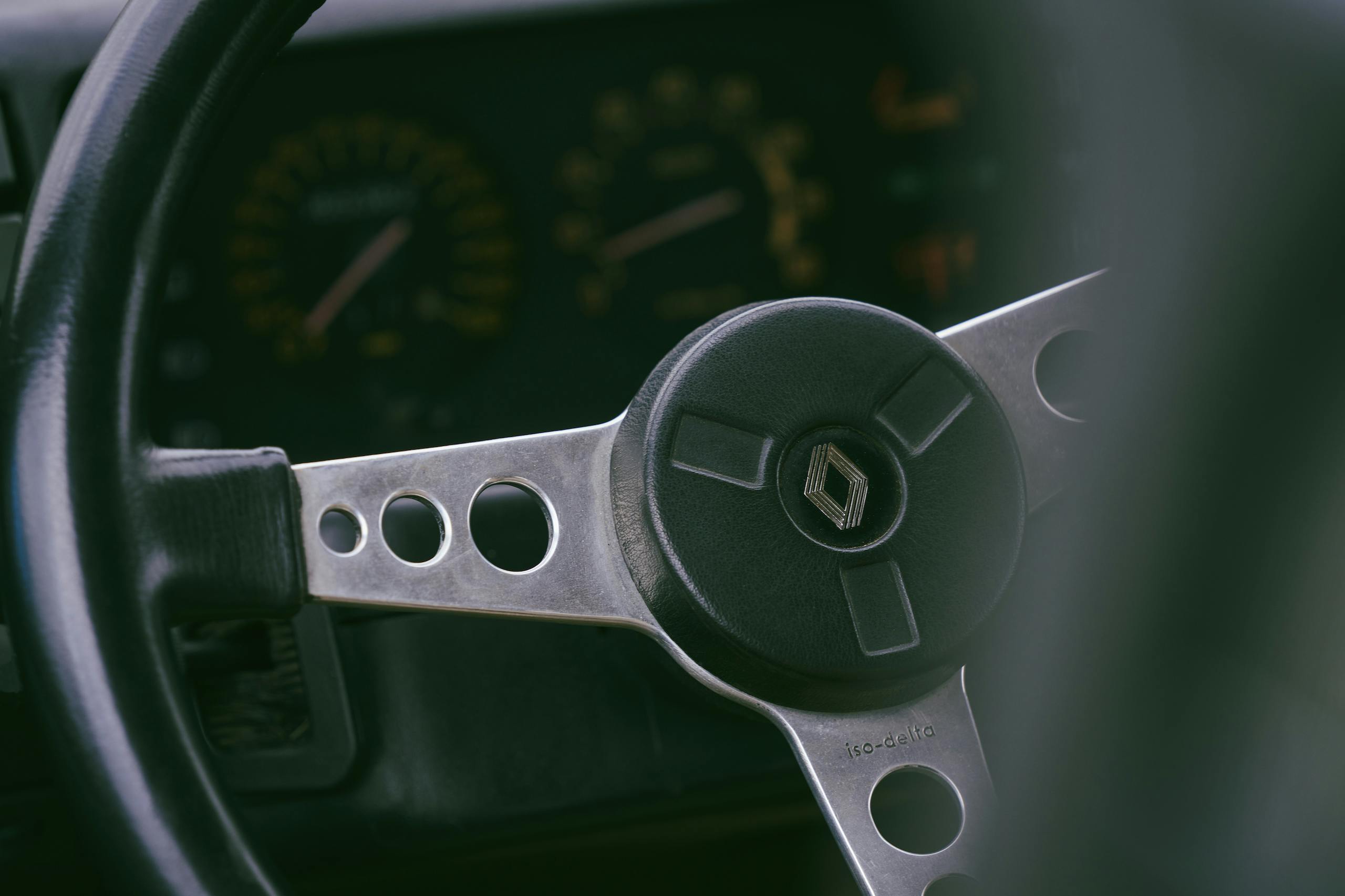 1985 Renault R5 Turbo 2 interior steering wheel detail