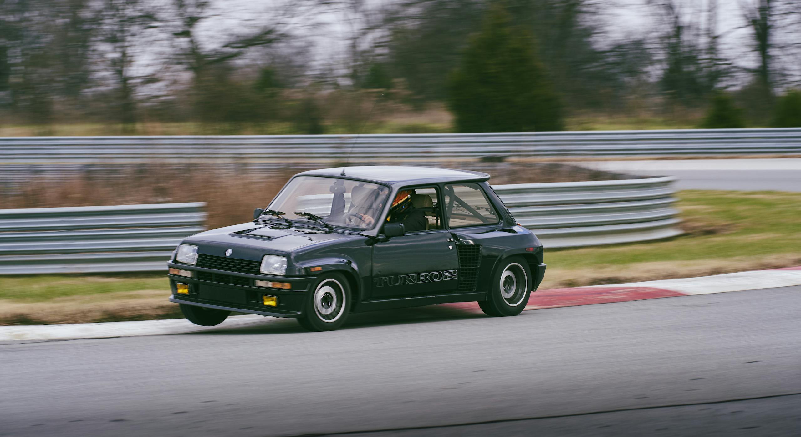 1985 Renault R5 Turbo 2 front three-quarter track action