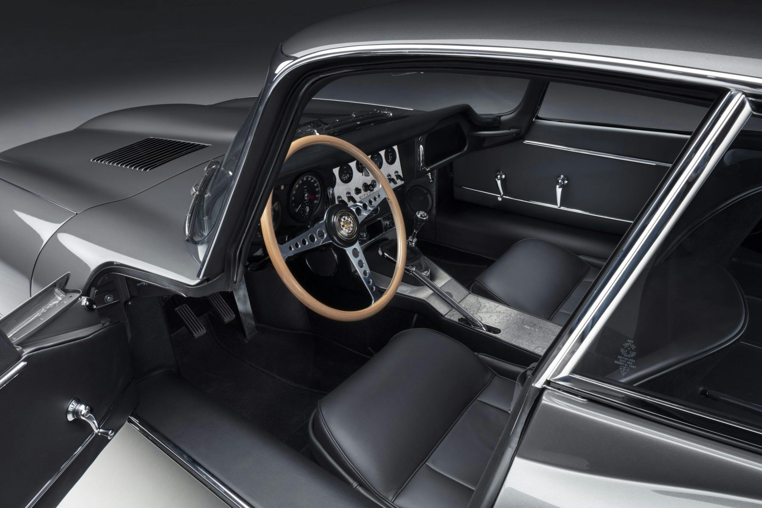 E-type 60 Edition Coupe_interior