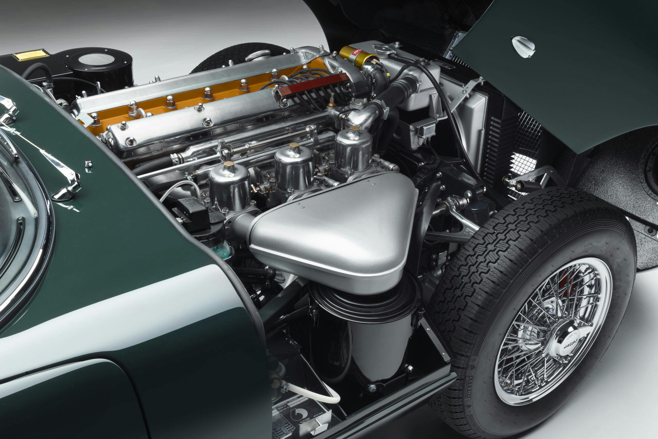 E-type 60 Edition Roadster_engine1