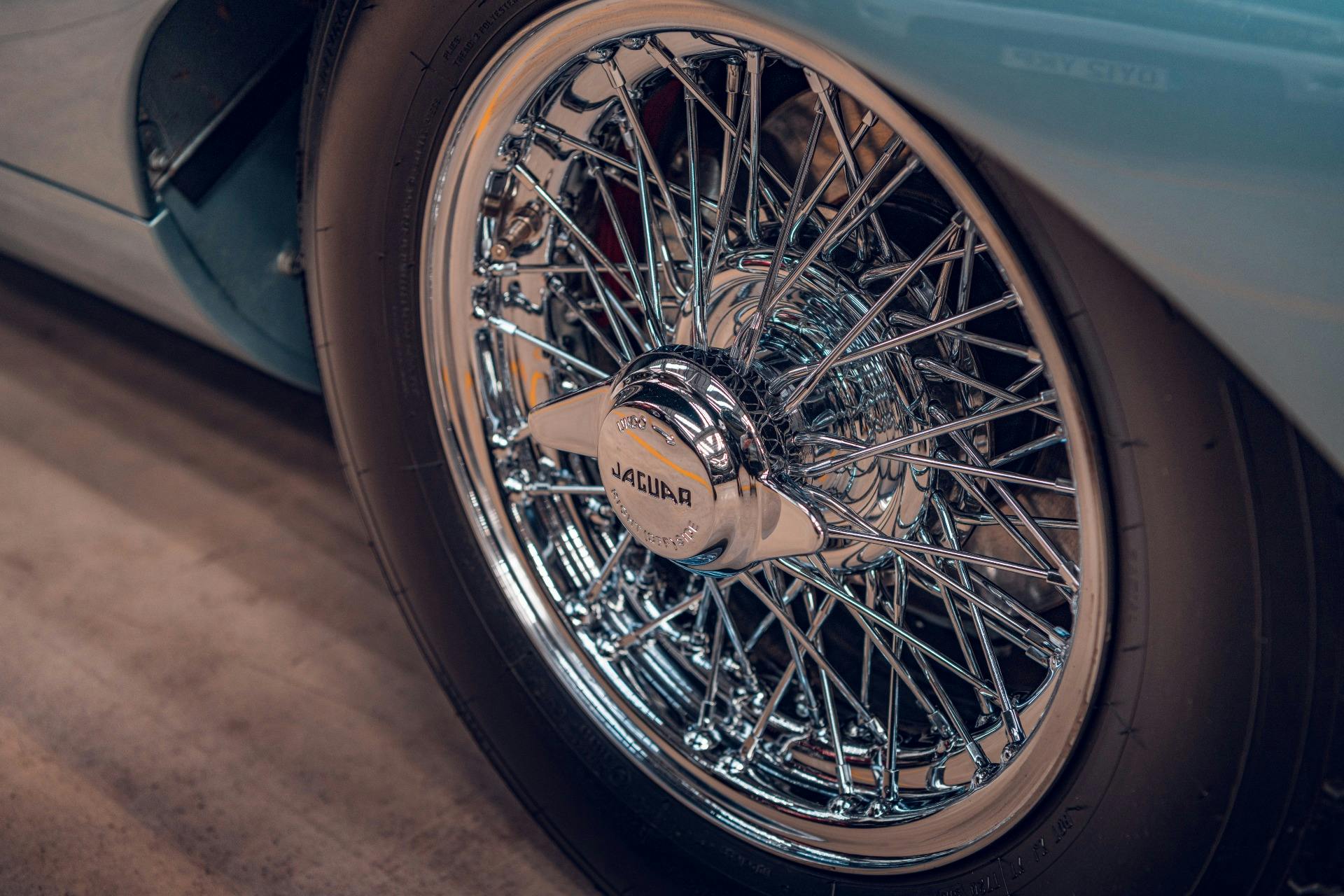 Jaguar E-Type Reborn 1965 Series 1 4.2 wheel detail wire spoke