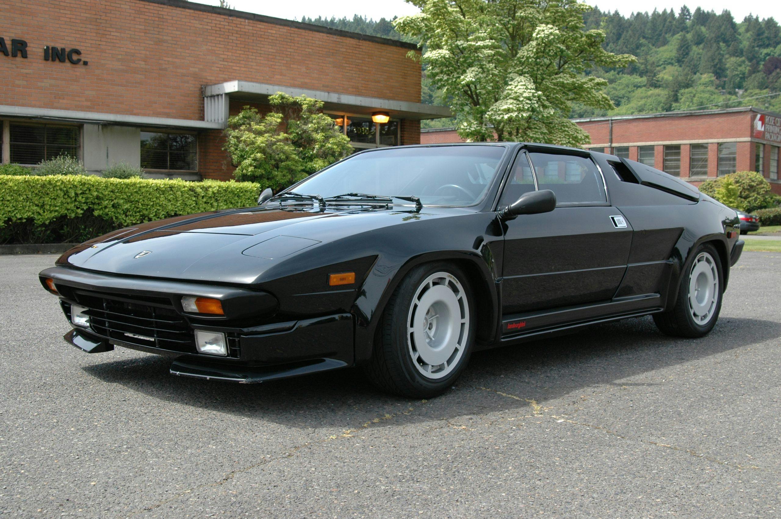 1986 Lamborghini Jalpa front three-quarter