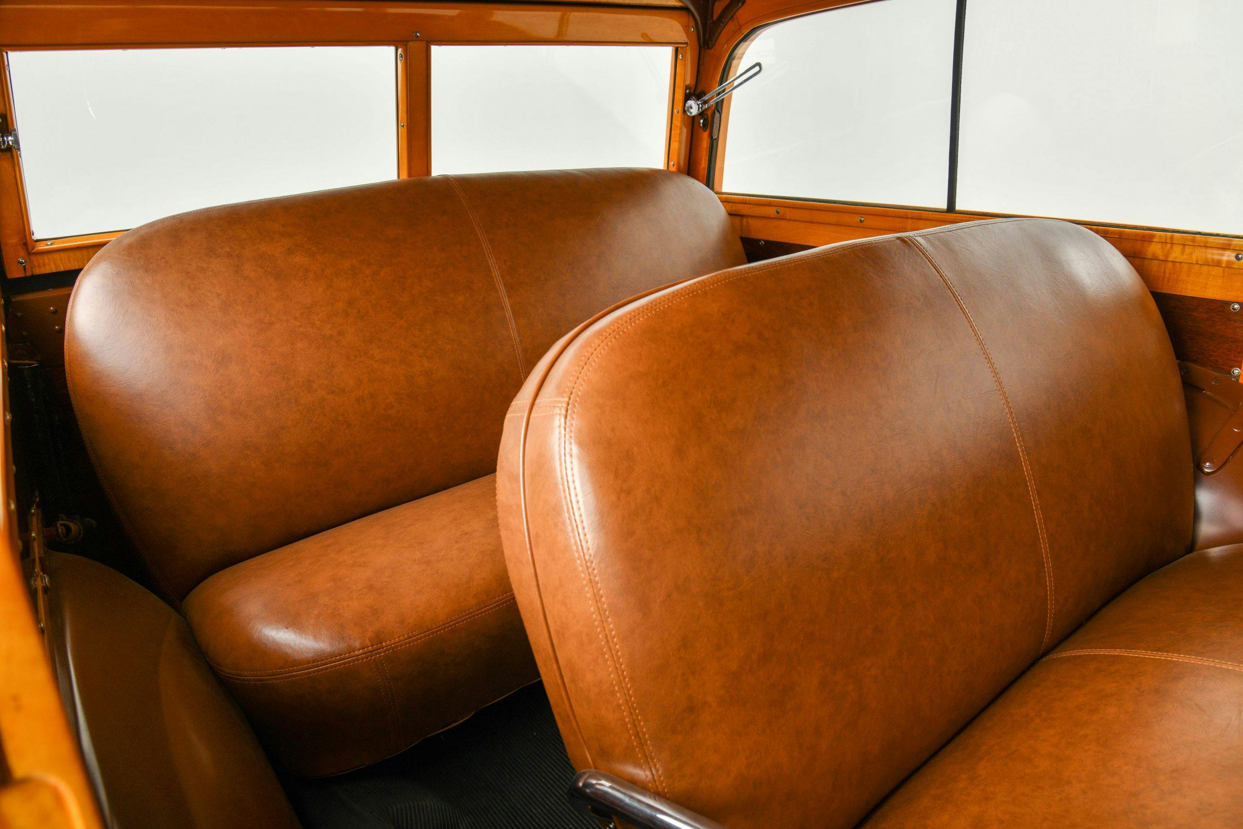 1947 FORD SUPER DELUXE CUSTOM interior seats