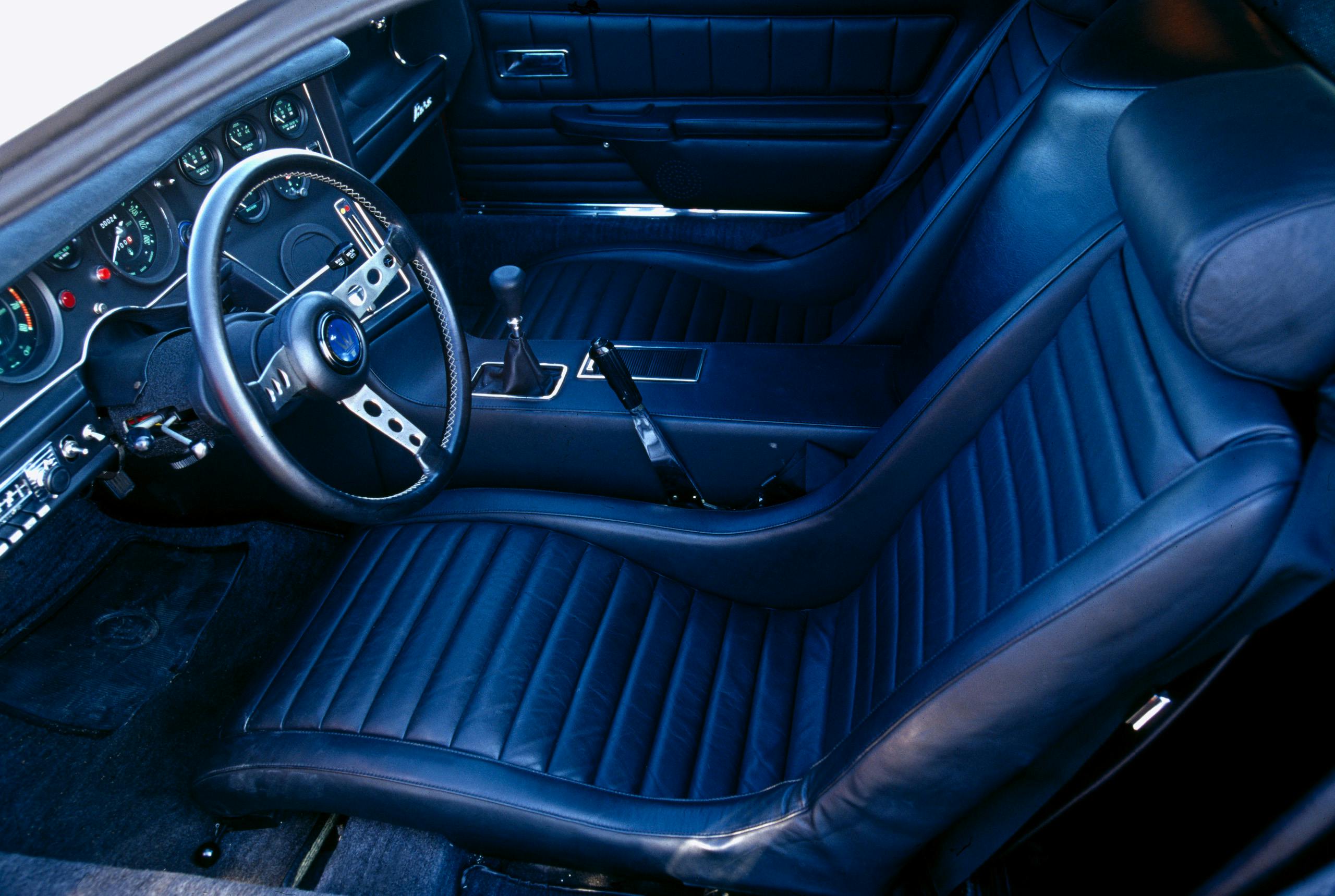 Maserati Bora interior
