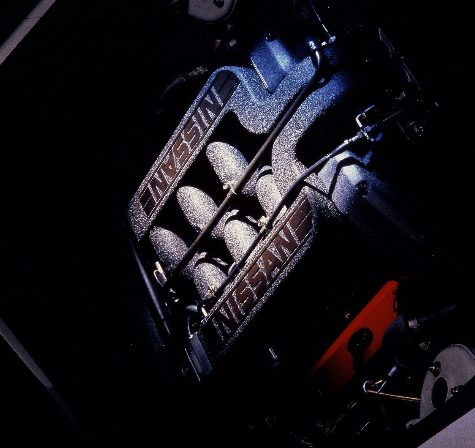 Nissan MID4 engine