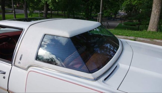 Oldsmobile Toronado XS rear glass