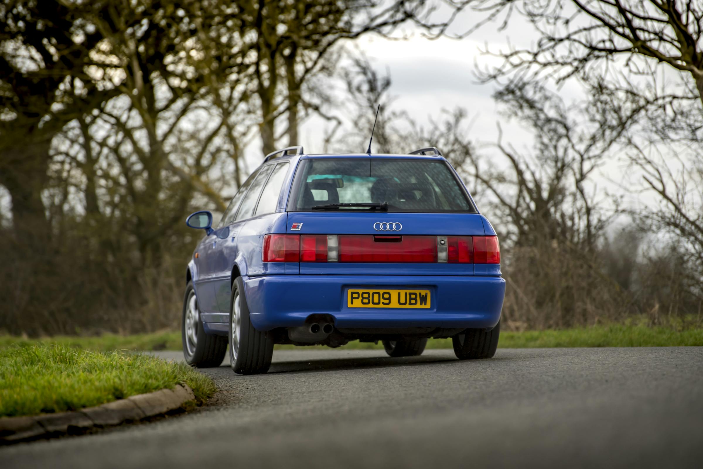 Audi RS2 rear driving action