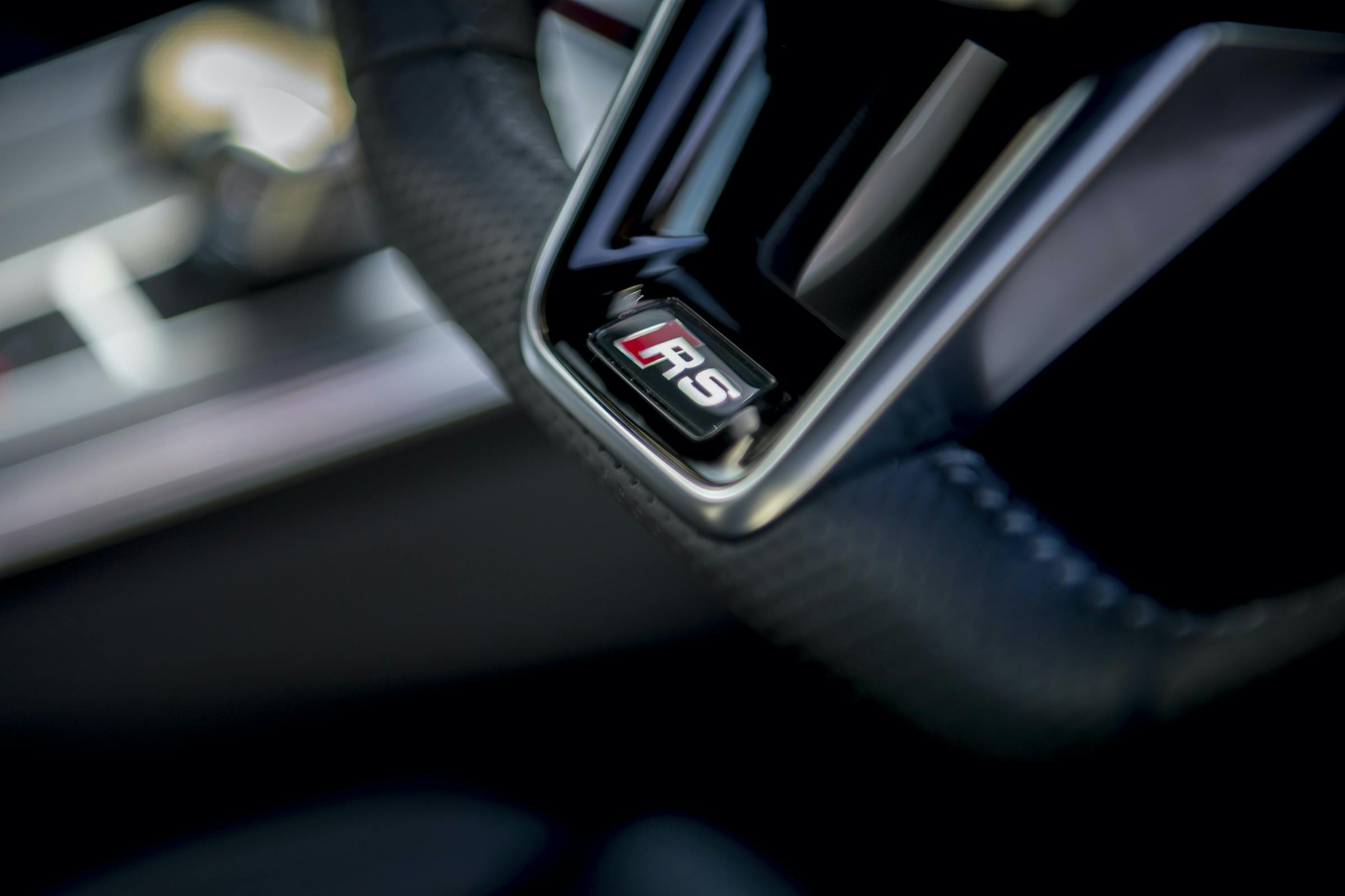 Audi RS6 interior steering wheel detail