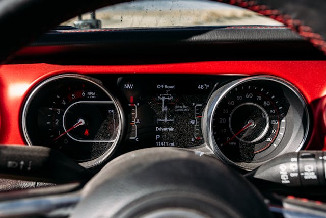 jeep wrangler rubicon interior dash drivetrain mode gauge