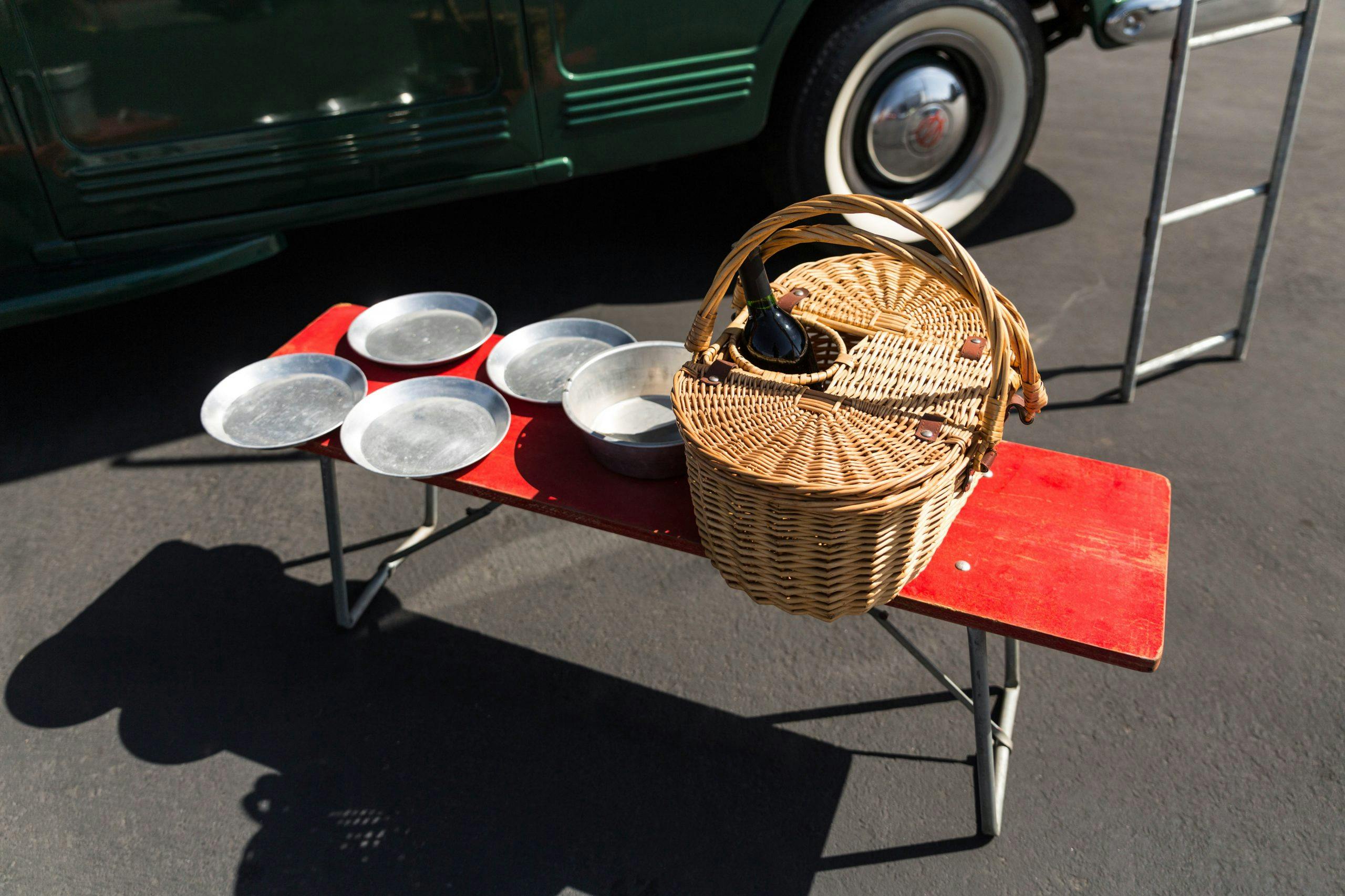 1949-Willys-Jeep-Station-Wagon-Camper picnic gear