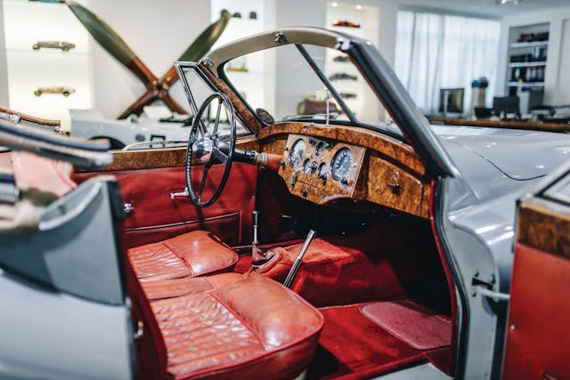 1953-Jaguar-XK-120-Drophead-Coupe-Interior