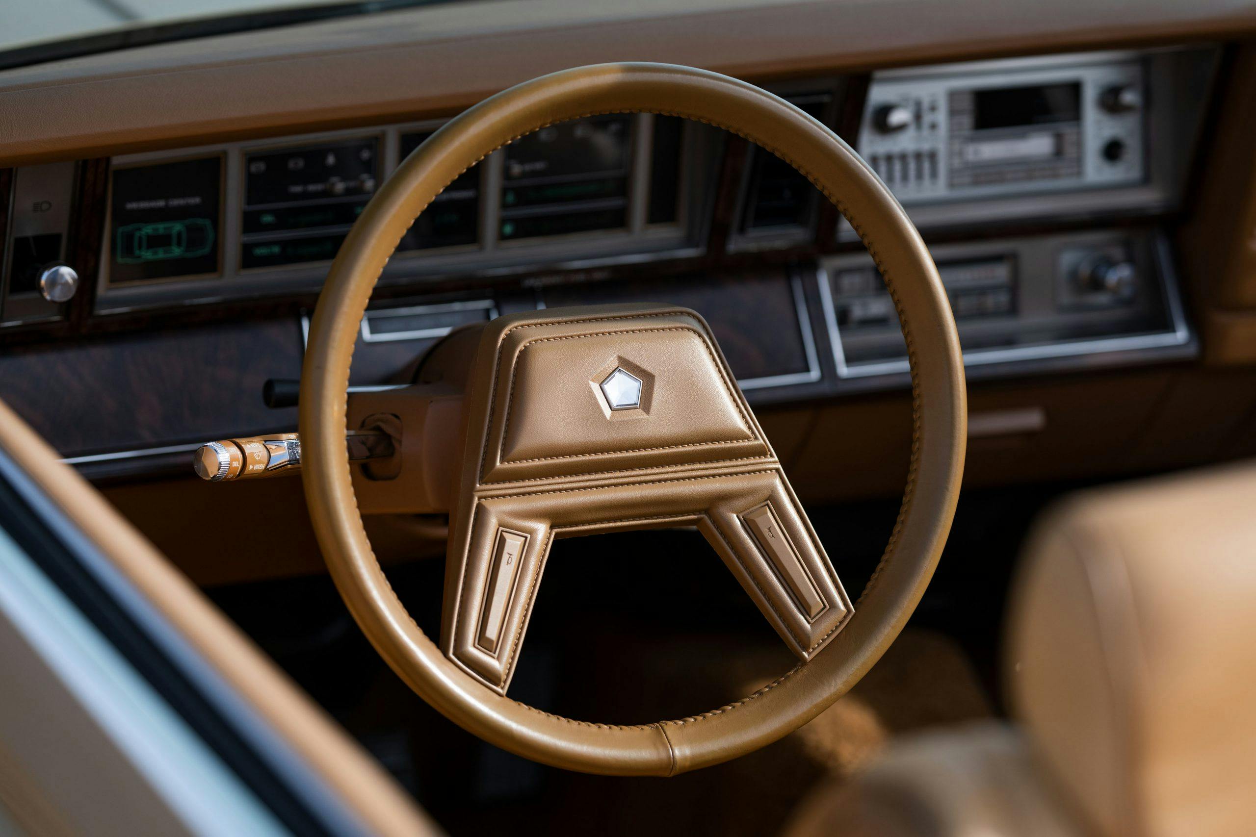 1985-Chrysler-LeBaron interior steering wheel