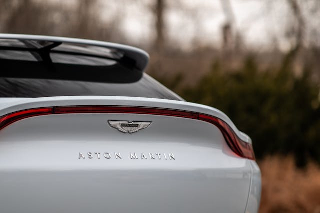 2021 Aston Martin DBX rear lip close