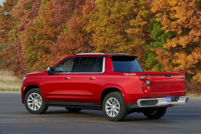 Chevrolet Avalanche early 2000, rear three-quarter