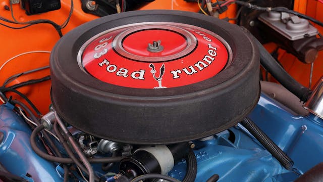 383 Plymouth Road Runner engine detail