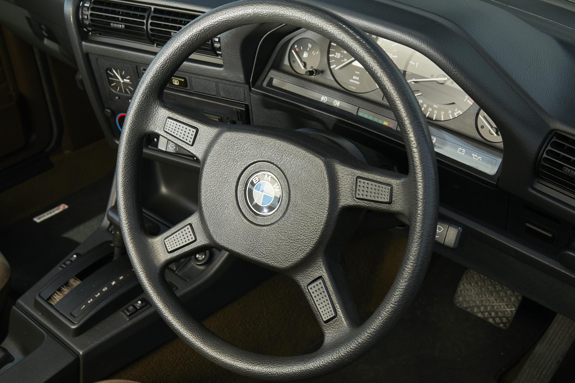 BMW 3-series wheel
