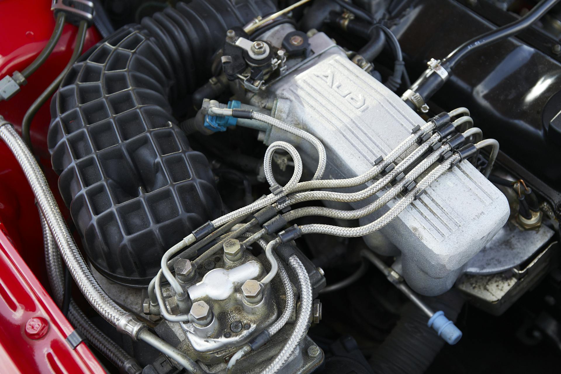 Audi 80 engine detail