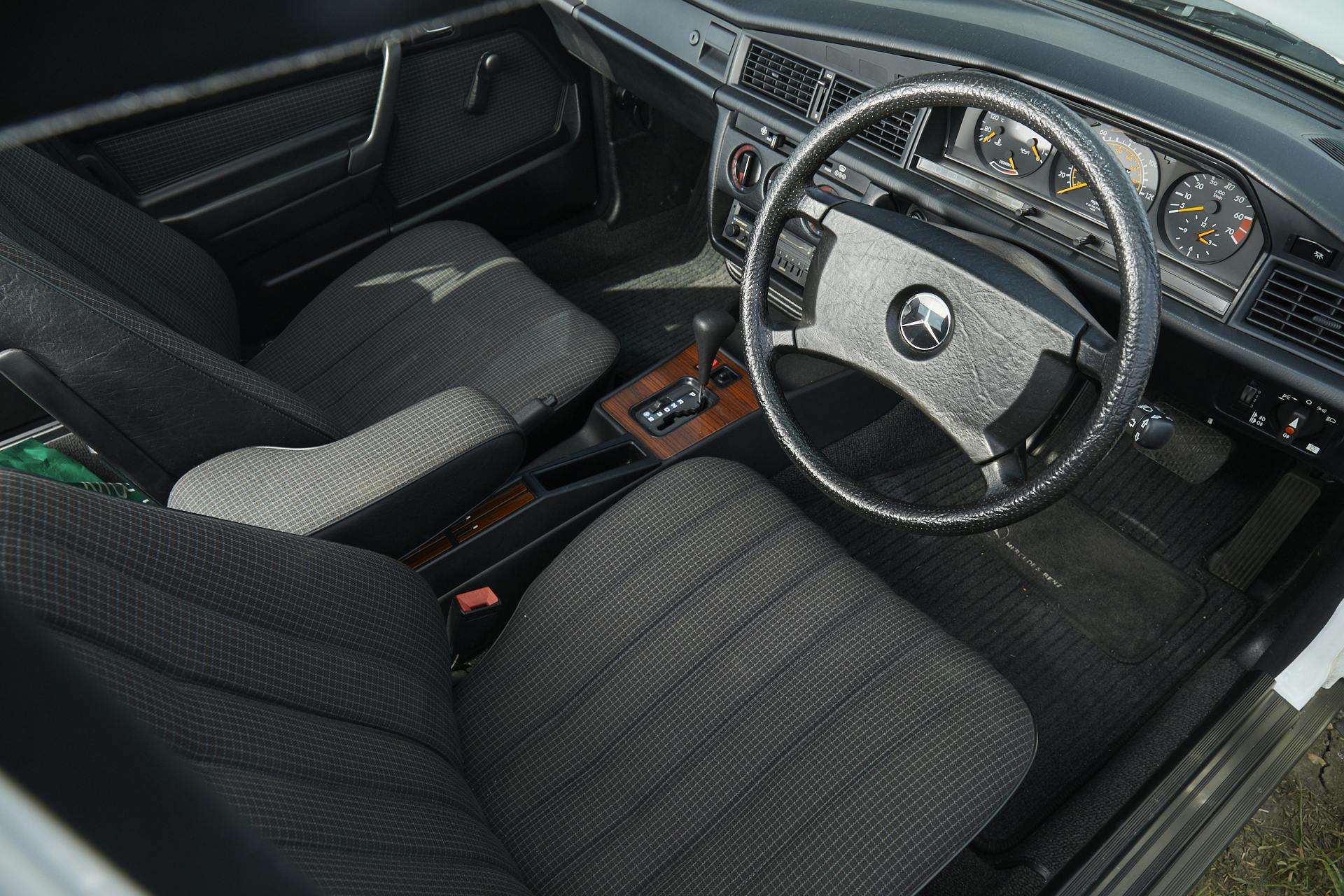 Mercedes 190E interior