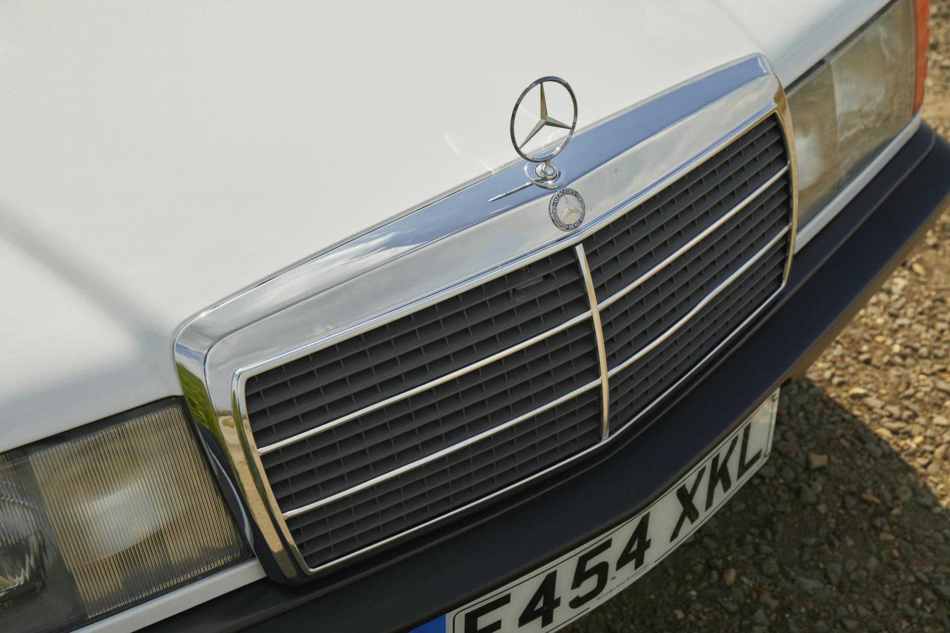 Mercedes 190E front grille