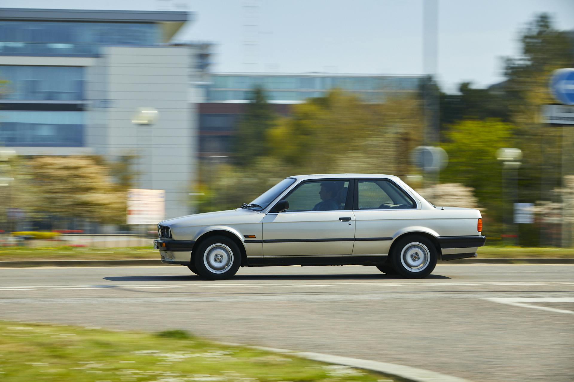 BMW 3-series side profile
