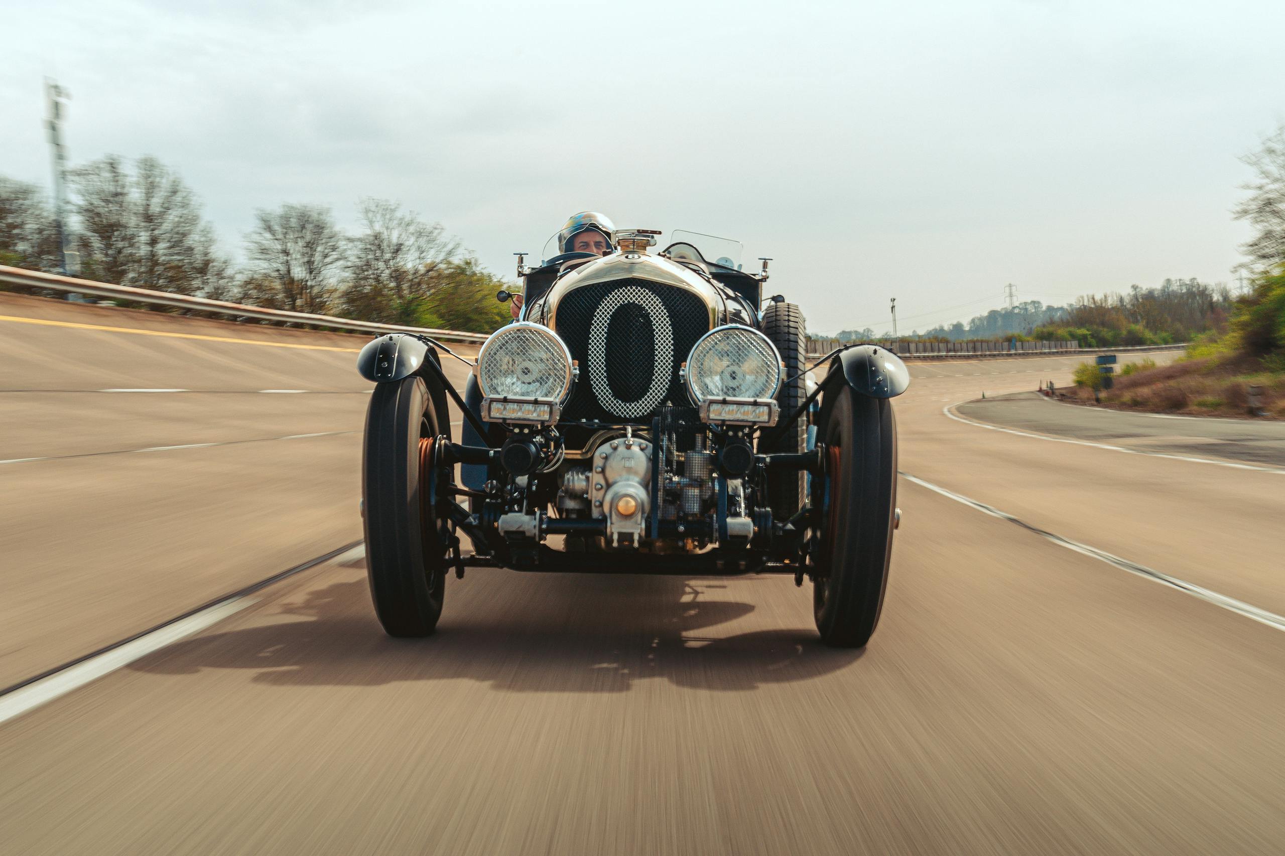 Blower Bentley front track action