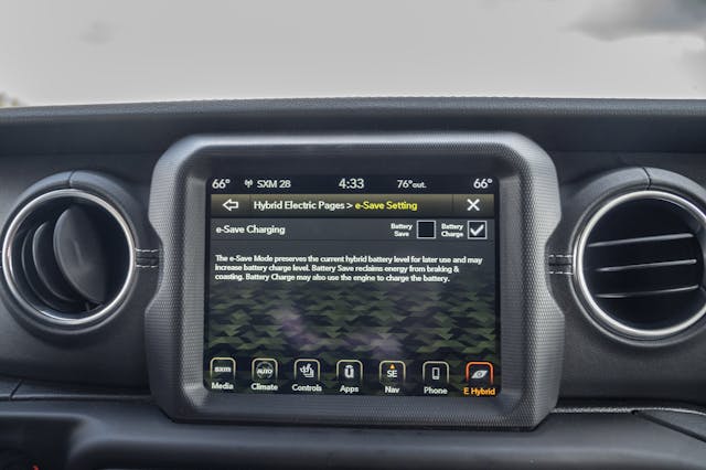 2021 Jeep Wrangler 4xe infotainment charging settings