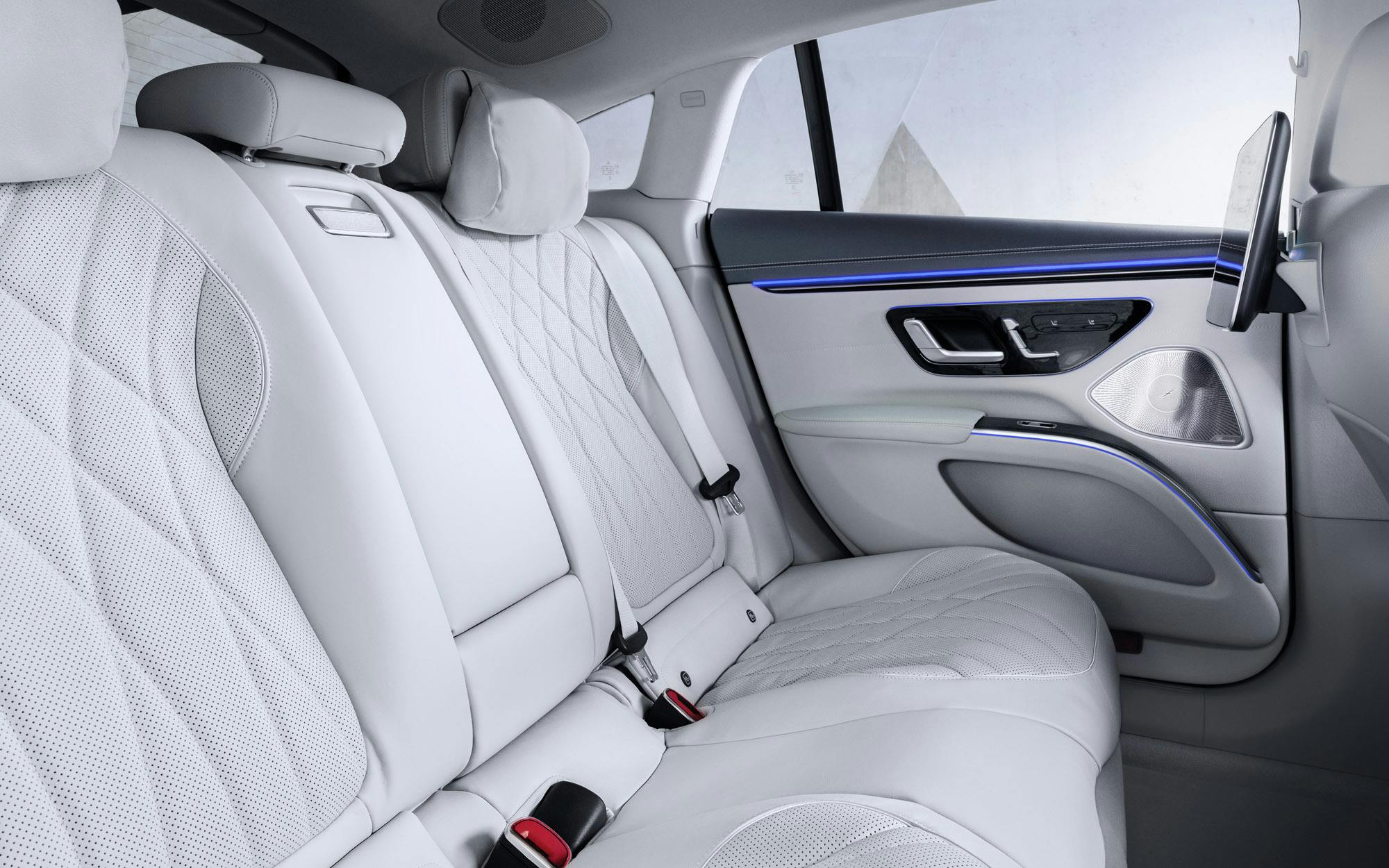 Mercedes-EQ, EQ interior rear
