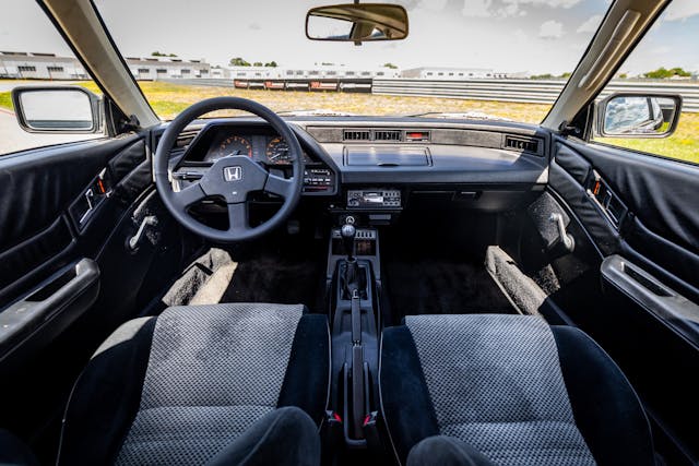 1985 CRX Si interior front