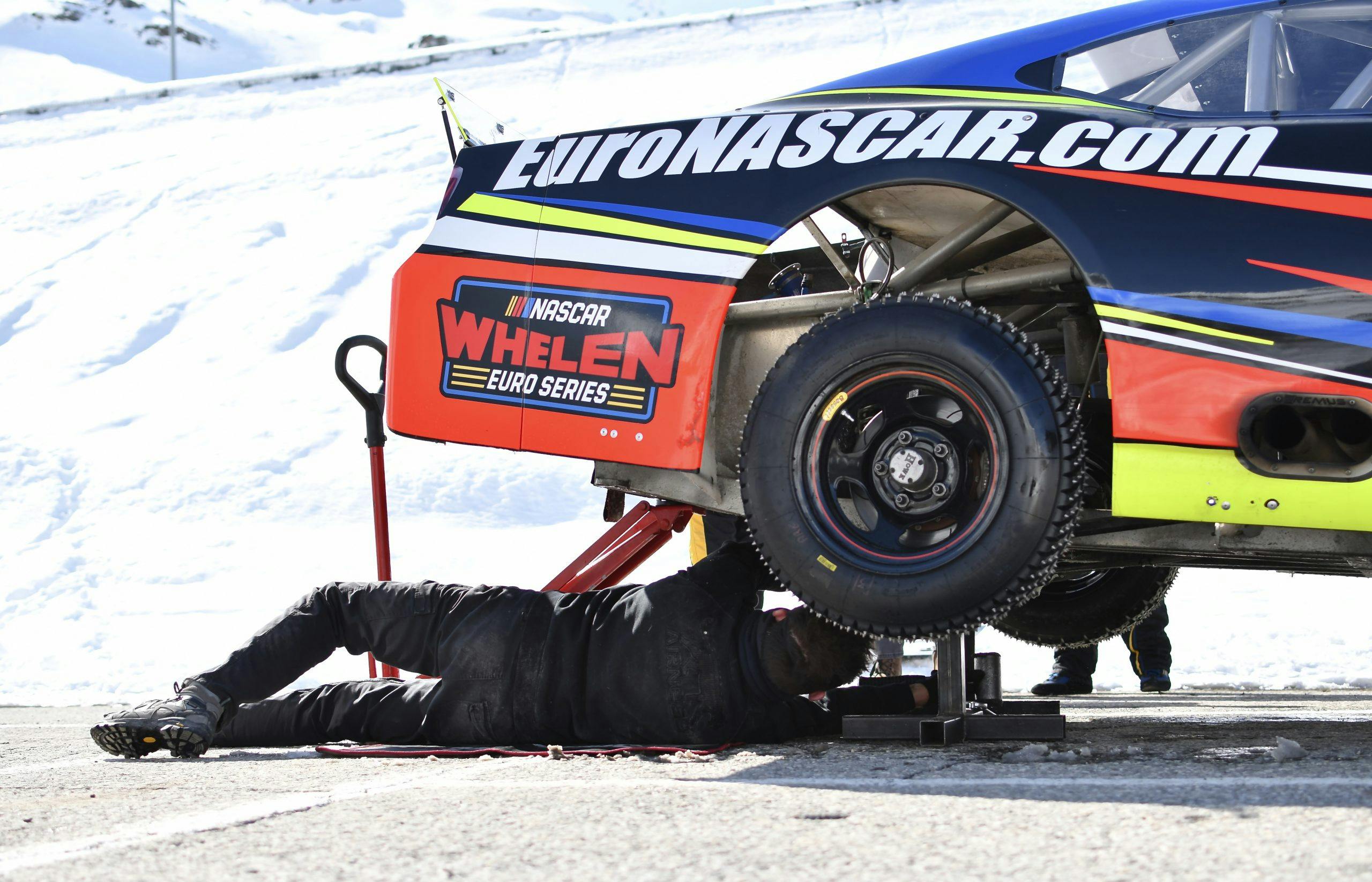 NASCAR on ice rear jack repair