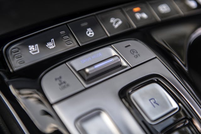 2022 Hyundai Tucson buttons