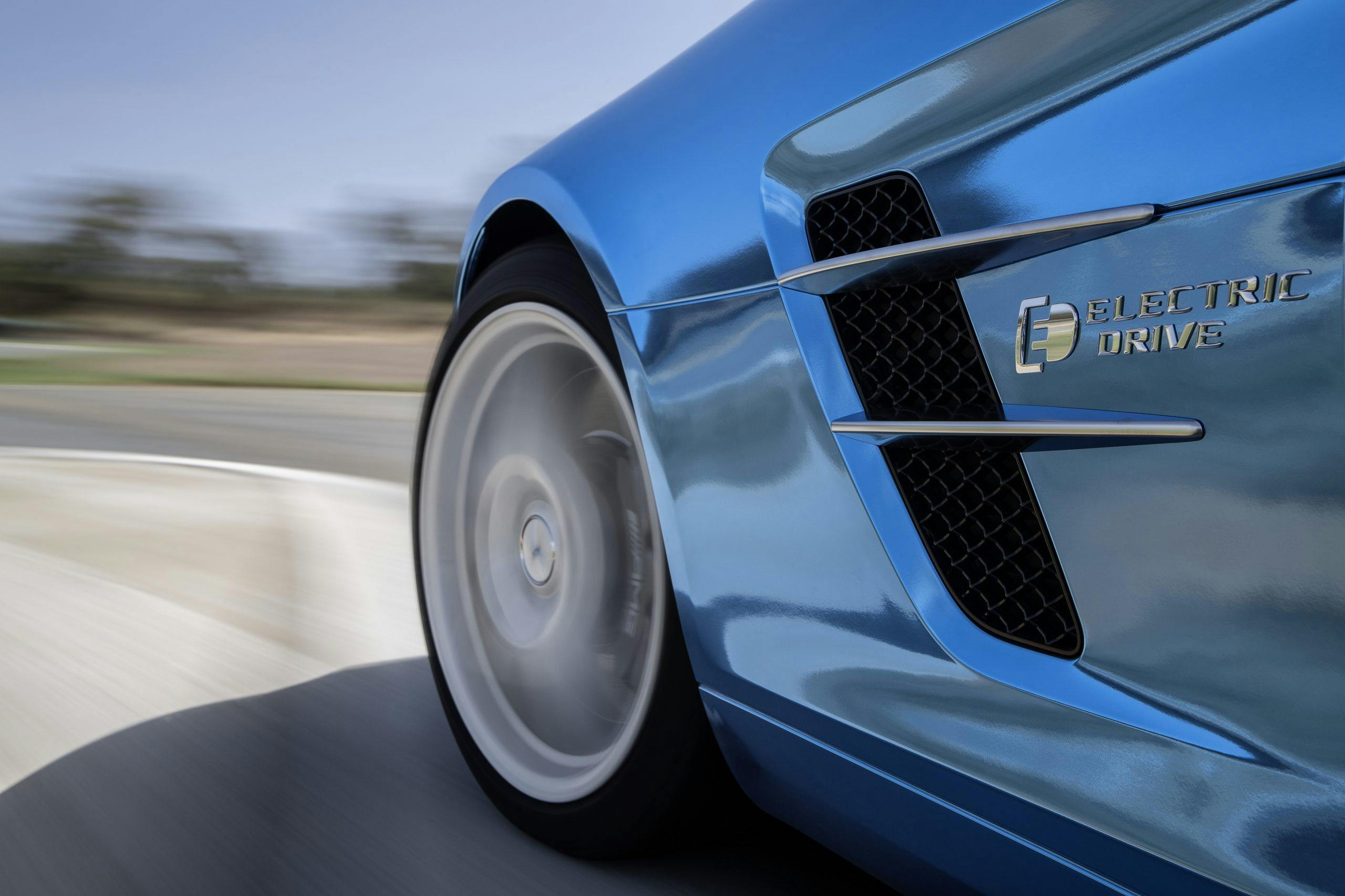 Mercedes-Benz SLS AMG Coupé Electric Drive blue