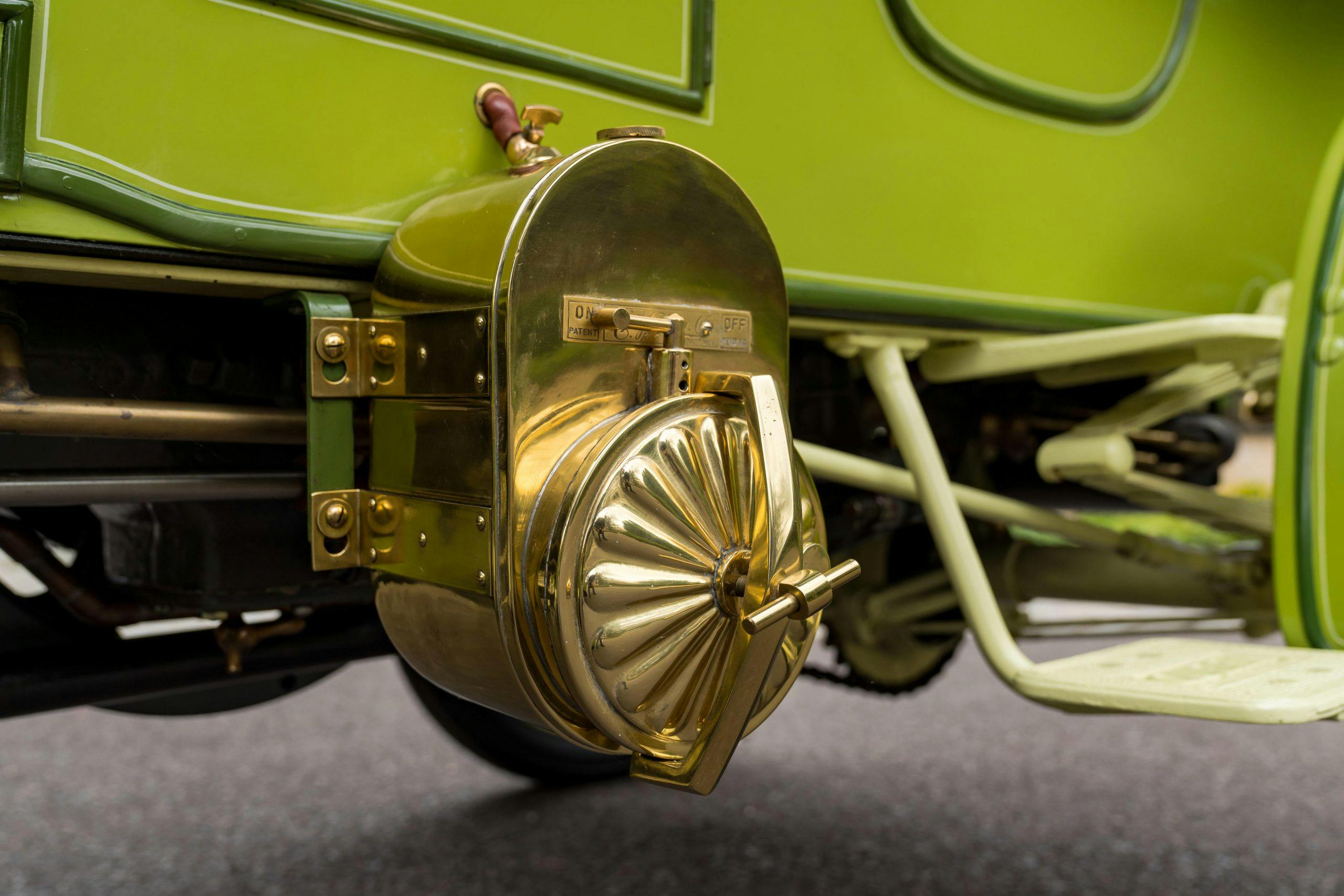 1905 Queen Touring Motor Car detail
