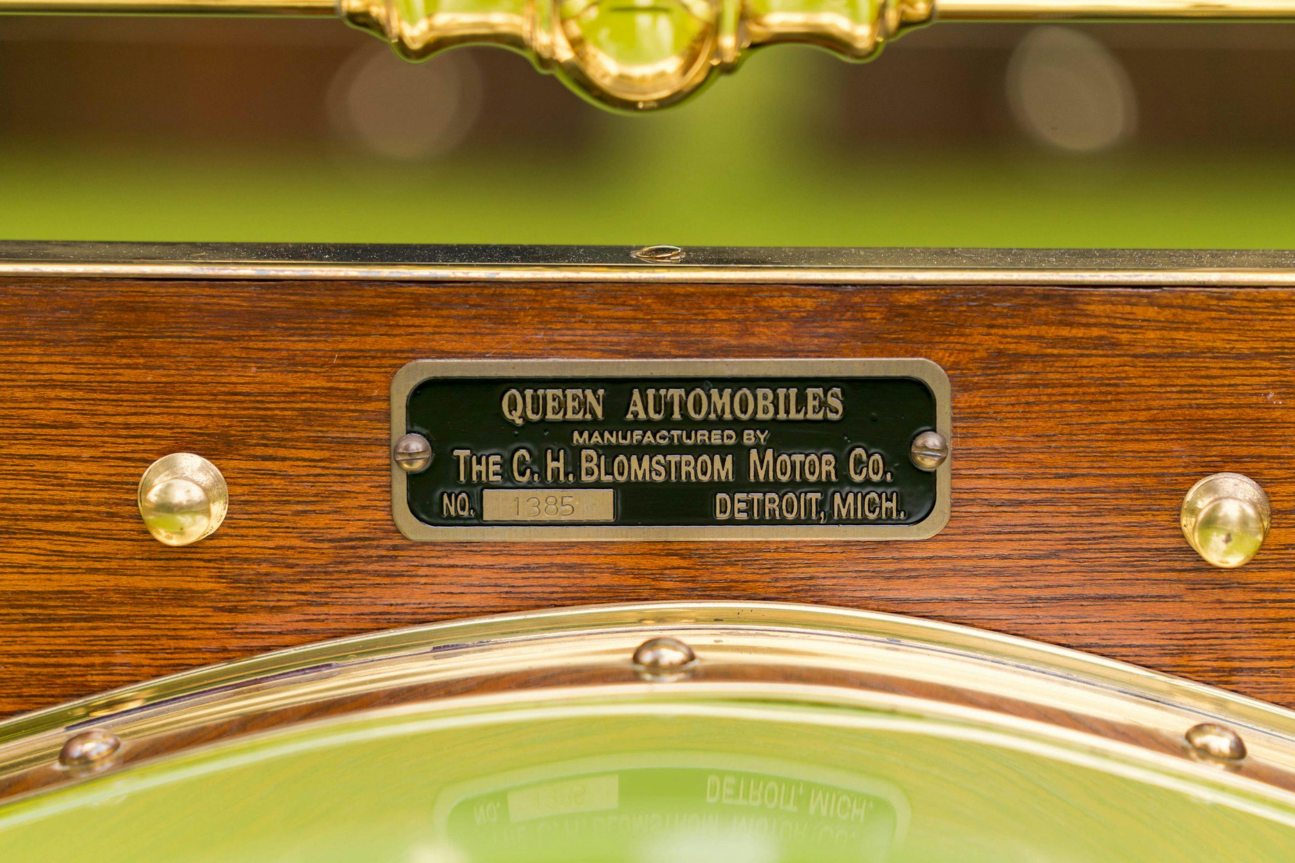 1905 Queen Touring Motor Car placard info