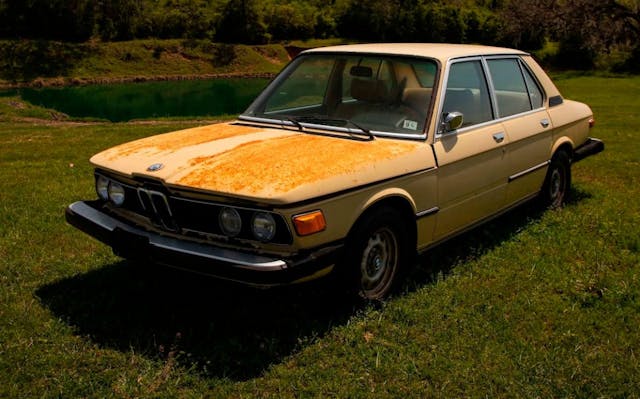 BMW 530i front three-quarter