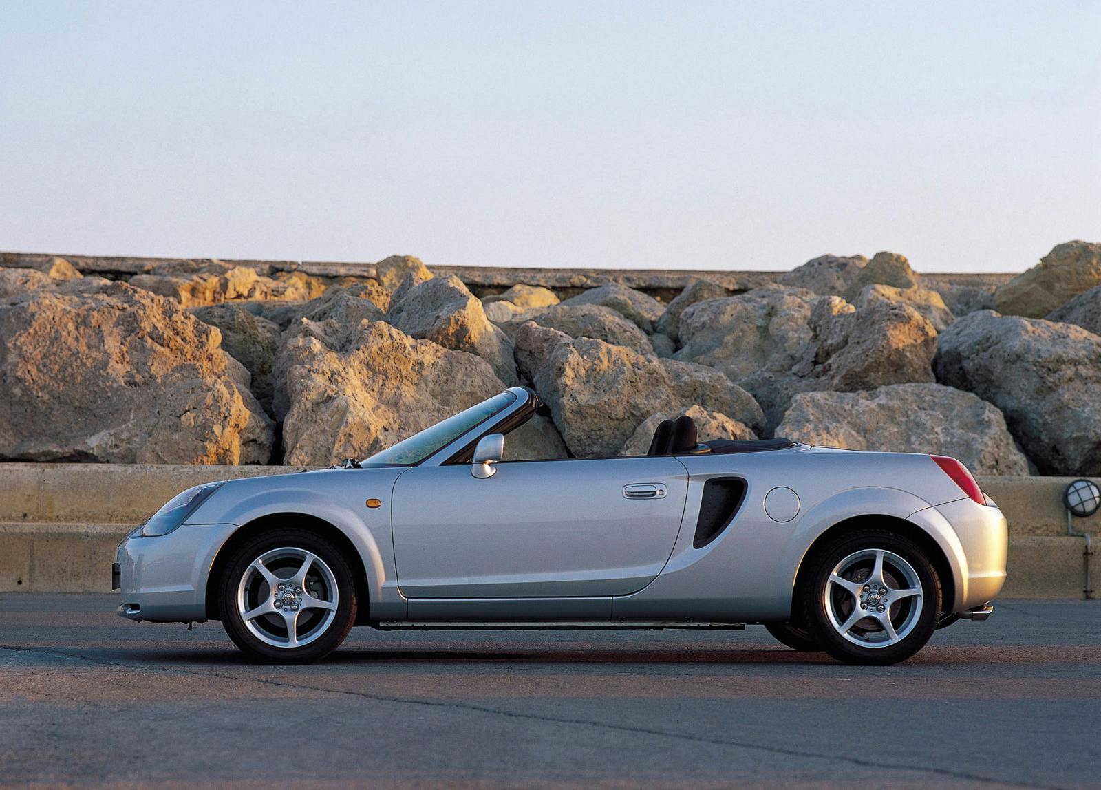 Toyota MR2 side profile