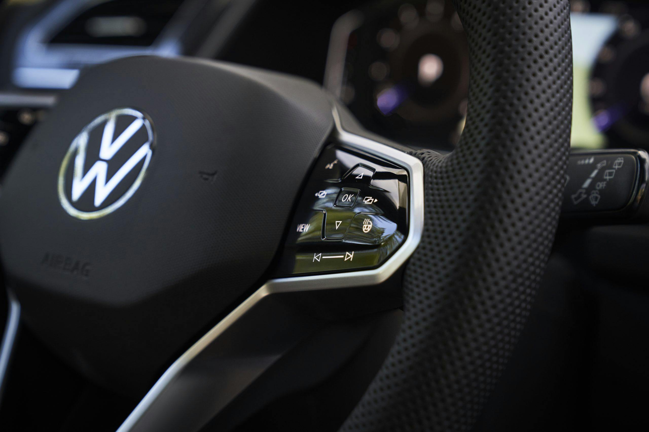 2022 VW Tiguan facelift steering wheel haptic